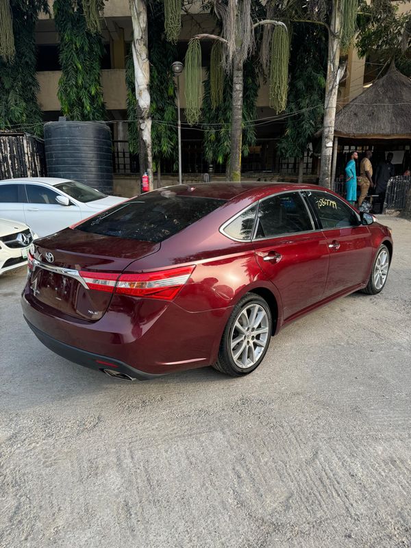 Thumbnail 4 of 2016 Toyota Avalon XLE